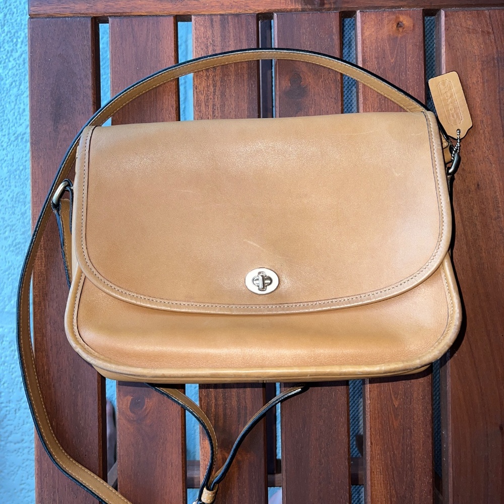 Coach Vintage Leather City Bag style J050-9790
